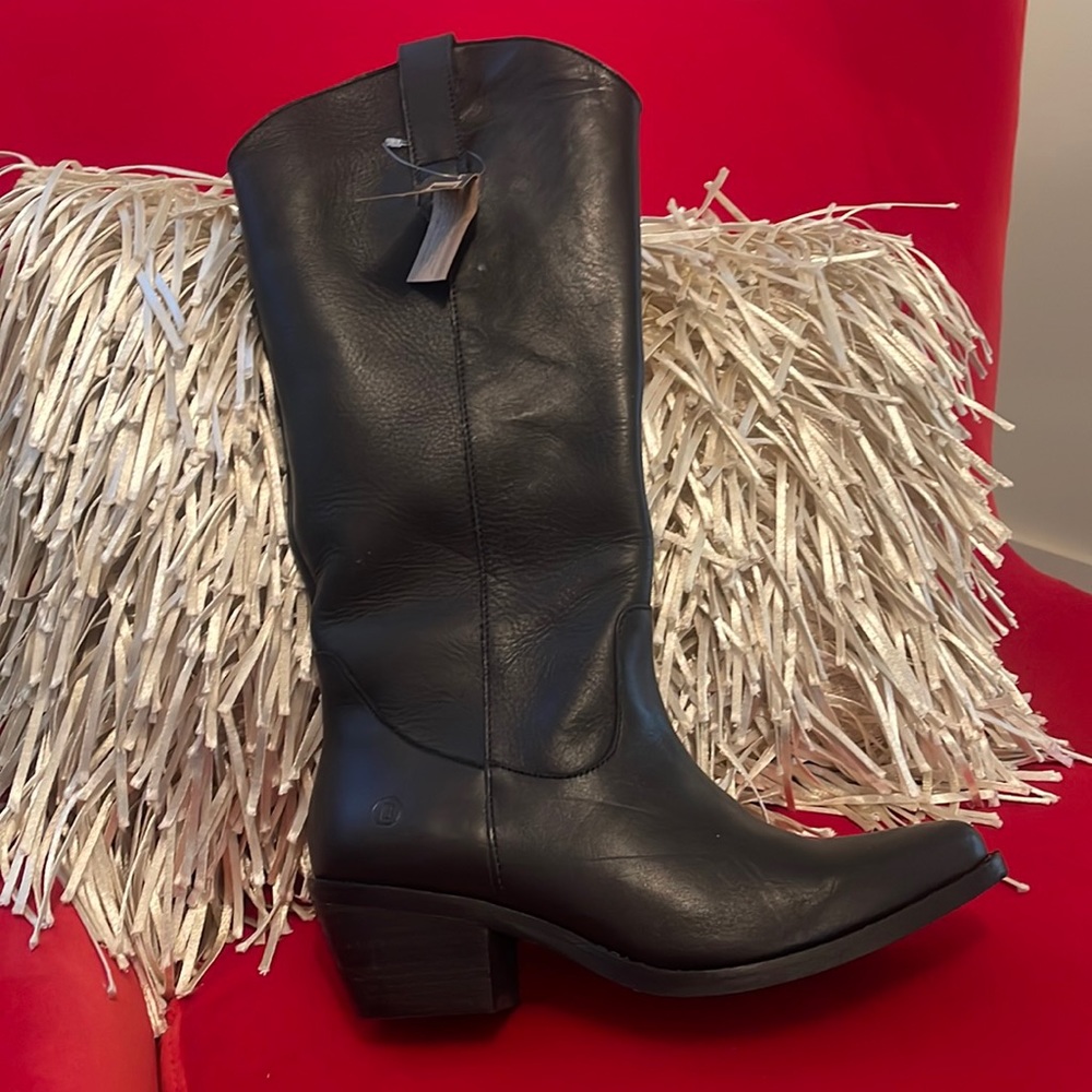 NWT Black leather Dingo Boot 8.5